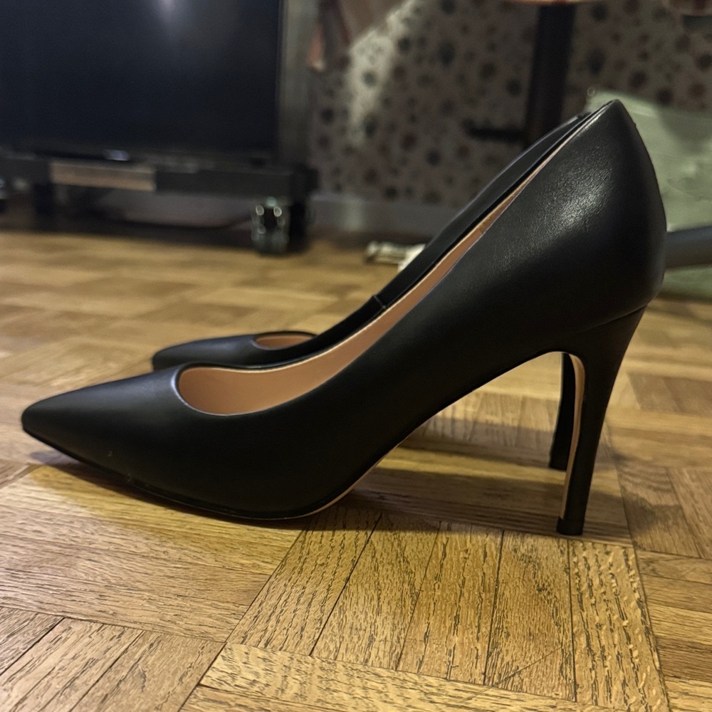 Fashionable Black Heels by Fashionware - Picture 2 of 4